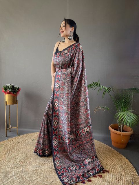 Ajrakh Print Pure Cotton Saree – Traditional Handcrafted Design